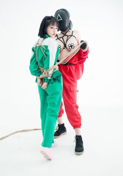 美女黄的网在线_720全集免费播放